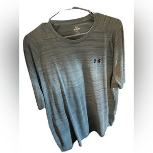 NWOT UNDER ARMOUR LOOSE FIT TEE